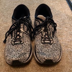 Used Brooks GTS 20 size 9